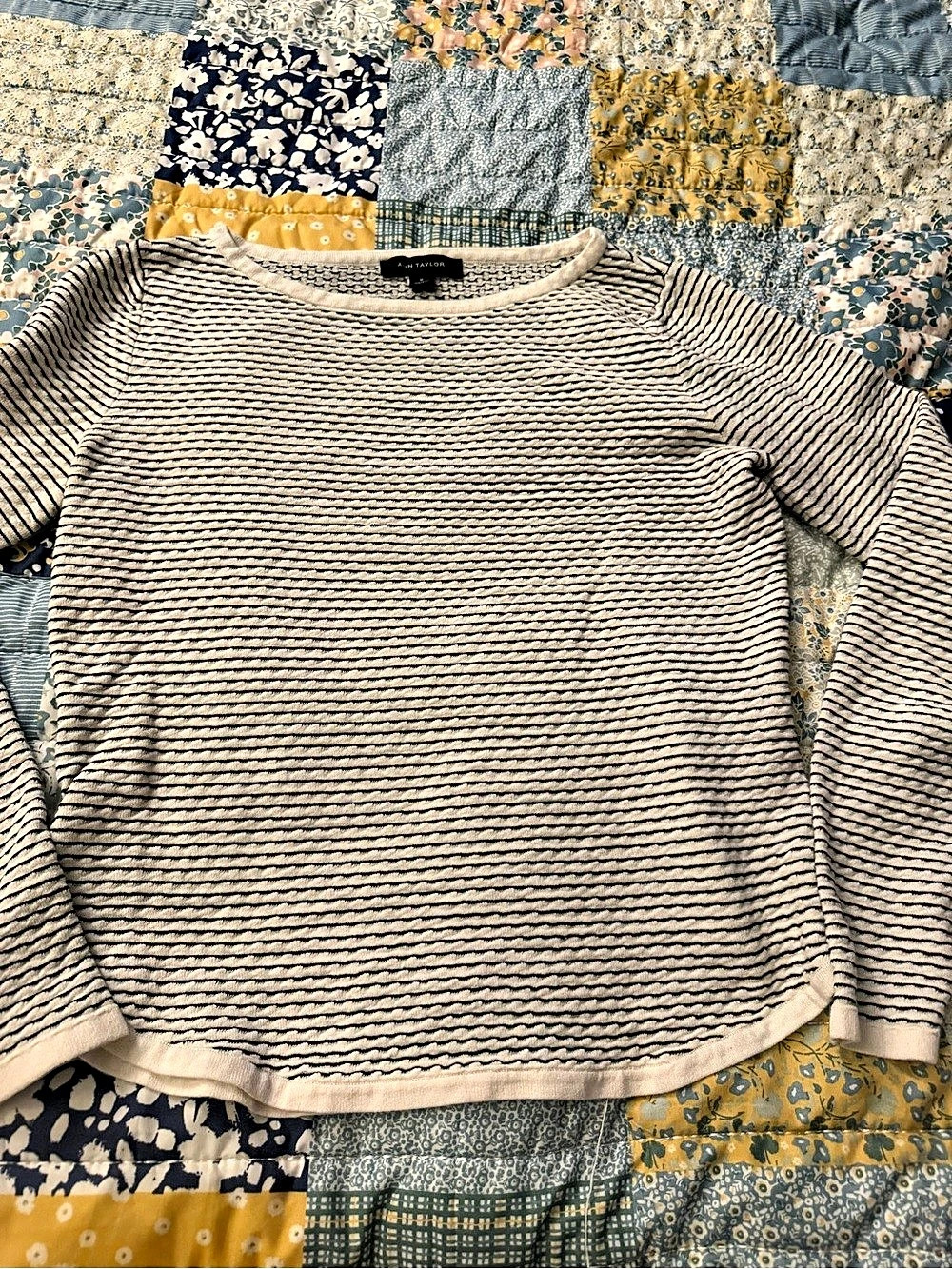 Ann Taylor Striped Crewneck Sweater Gray & Black Medium Like New
